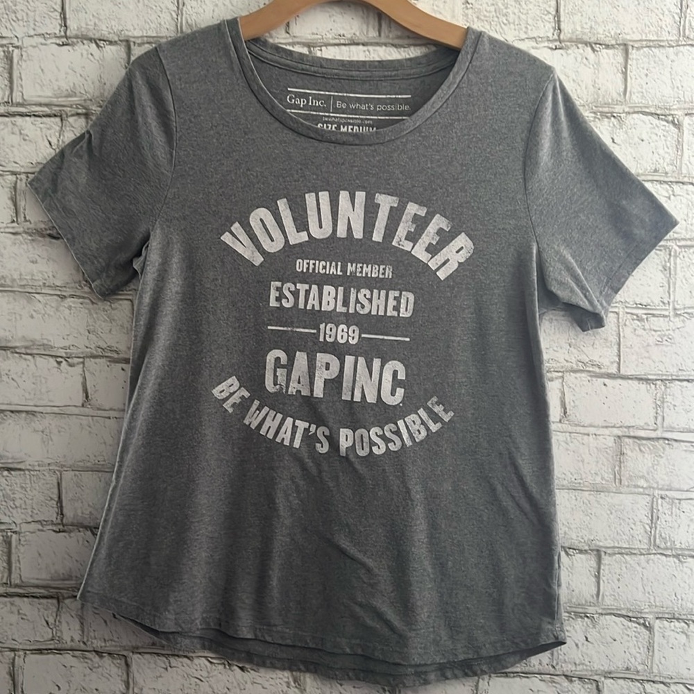 Women’s Gap Inc Volunteer Be What’s Possible Short Sleeve Gray Tee Shirt Medium